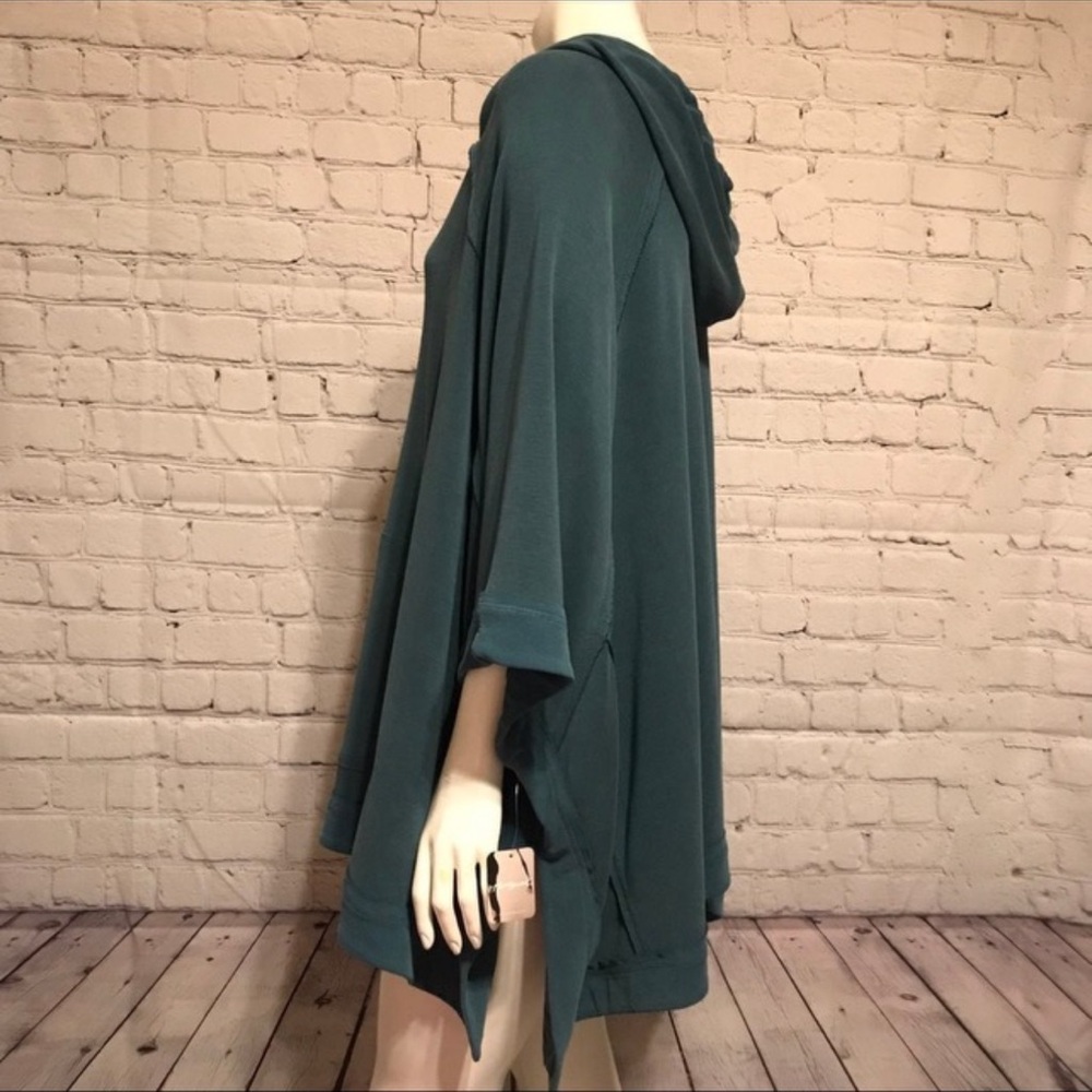 Free People OVERSIZED HOOD PANCHO SIZE SMALL NWT - Picture 6 of 10